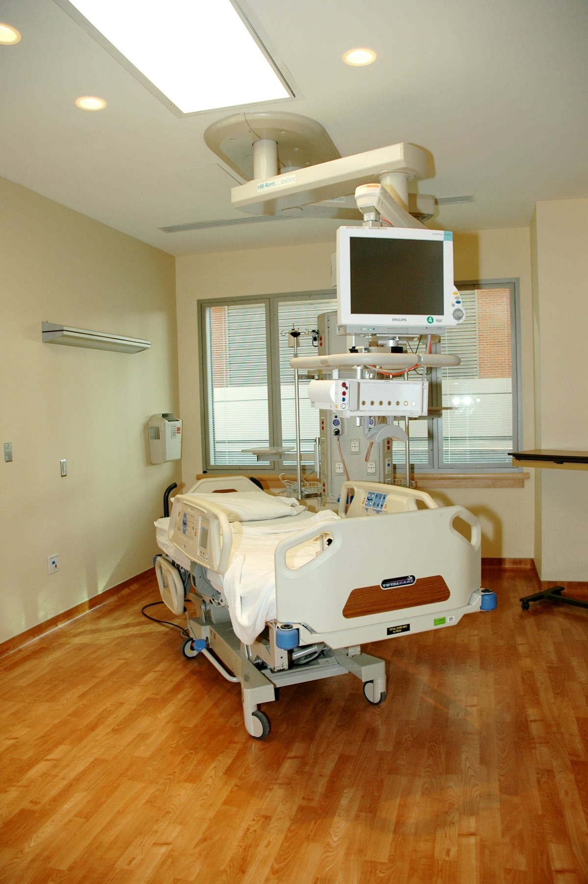 Emergency room triage and patient intake process for evaluating back pain nerve compression symptoms